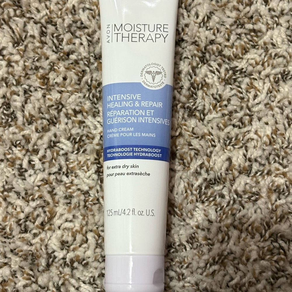 Avon Moisture Therapy Intensive Hand Cream - White and Blue